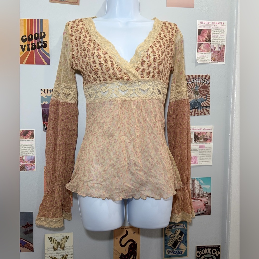 SOLD OUT 
Express Beige and Brown Floral Blouse